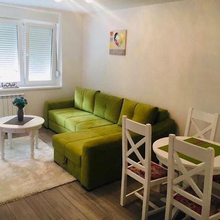 Lovely Apartment Omar Sarajevo Exterior photo