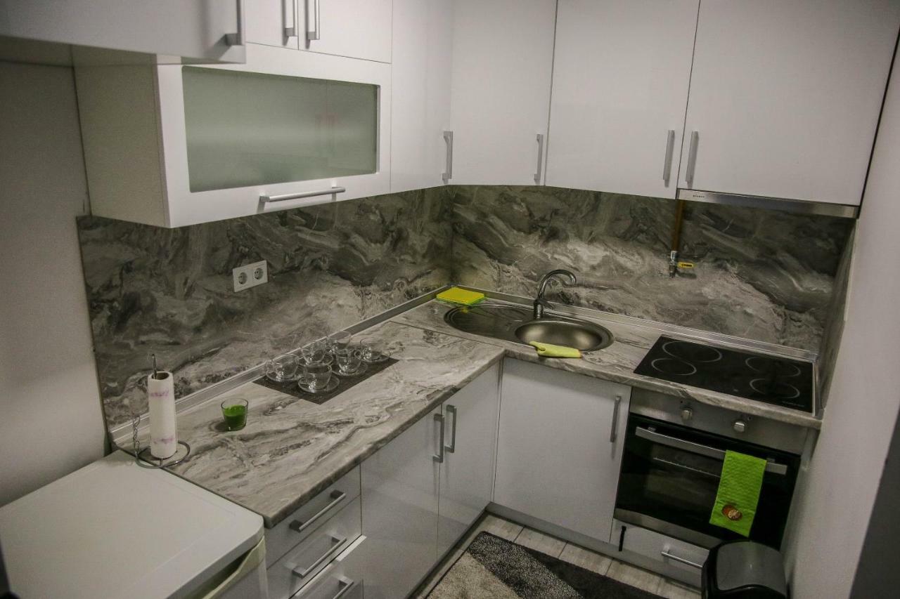 Lovely Apartment Omar Sarajevo Exterior photo