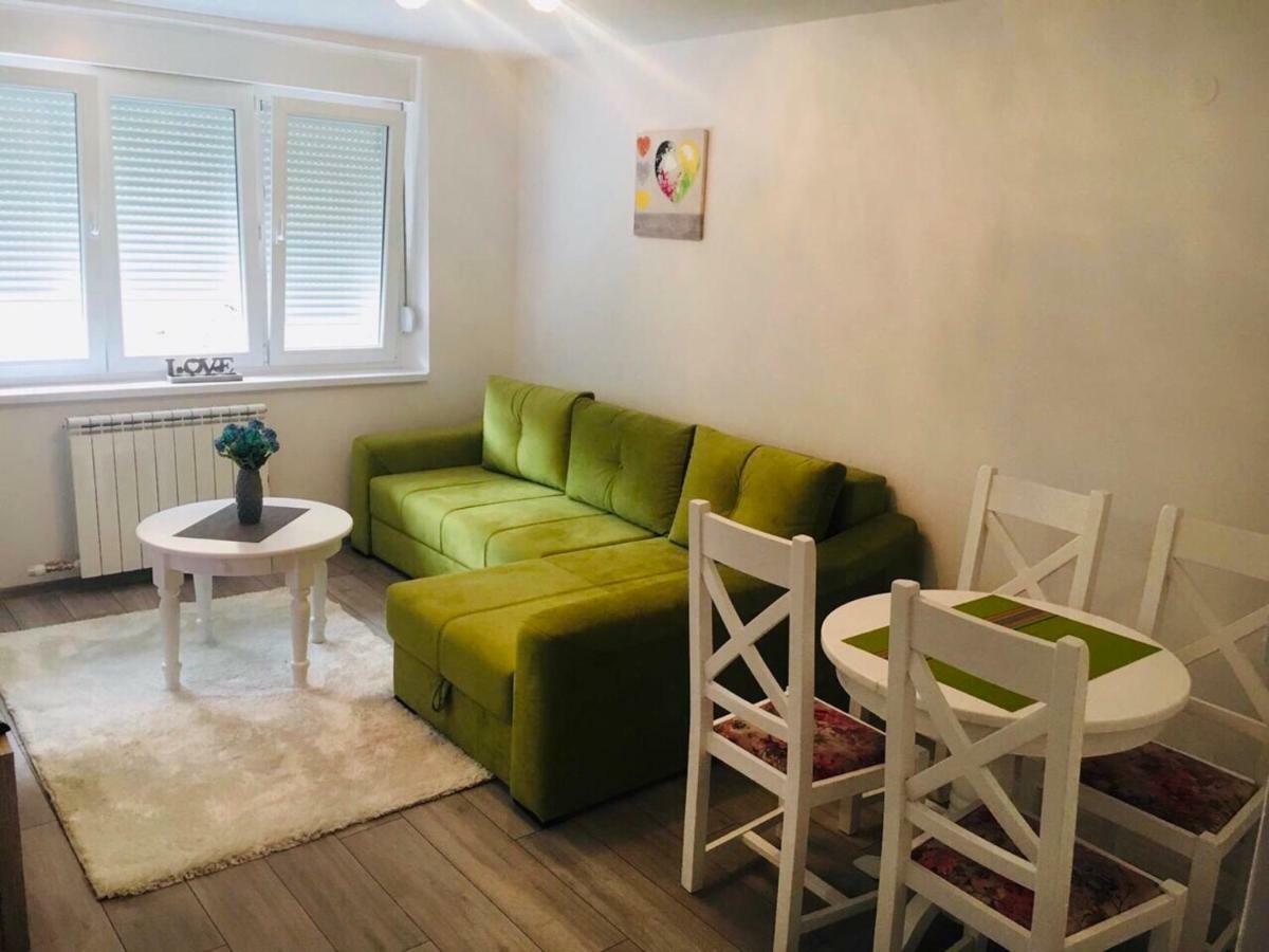 Lovely Apartment Omar Sarajevo Exterior photo