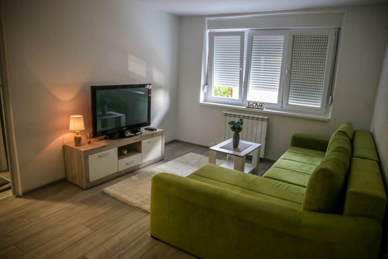 Lovely Apartment Omar Sarajevo Exterior photo
