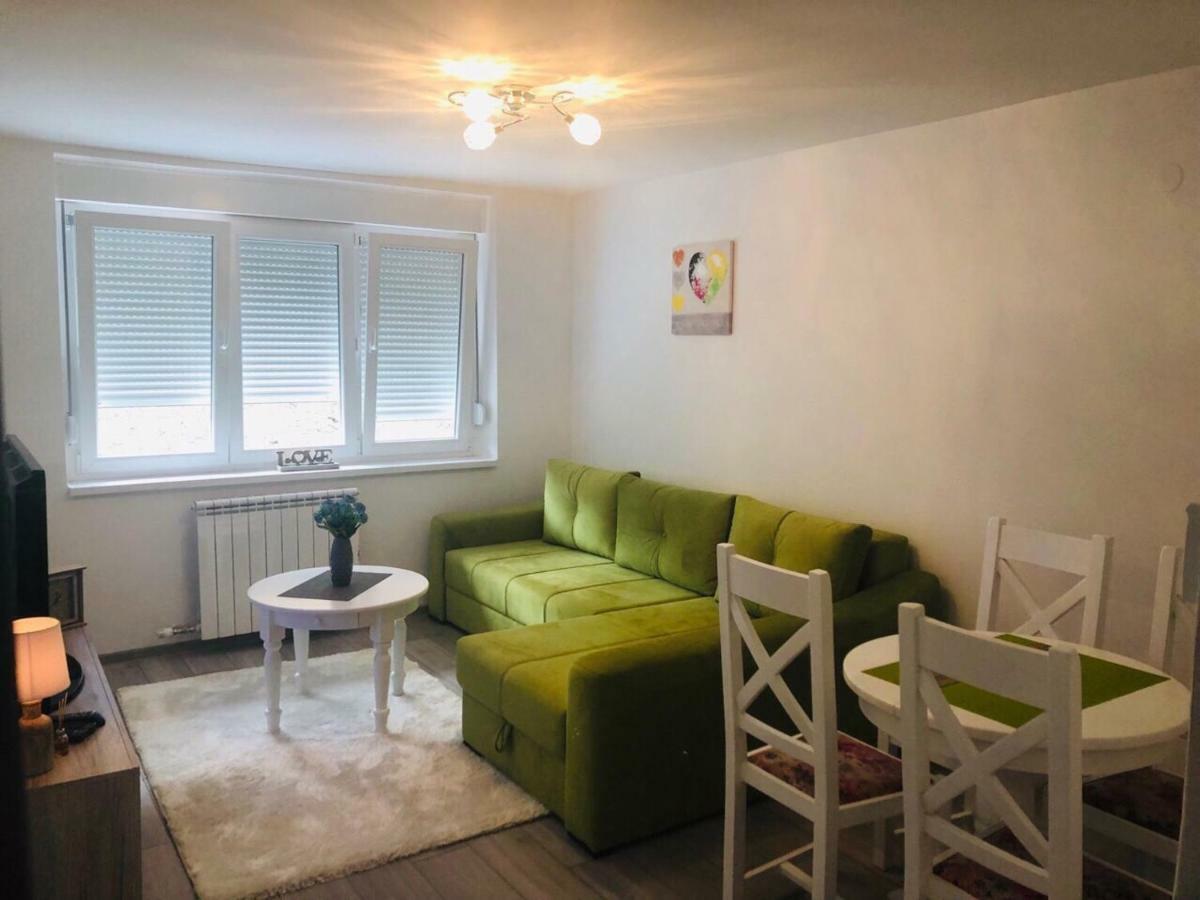 Lovely Apartment Omar Sarajevo Exterior photo
